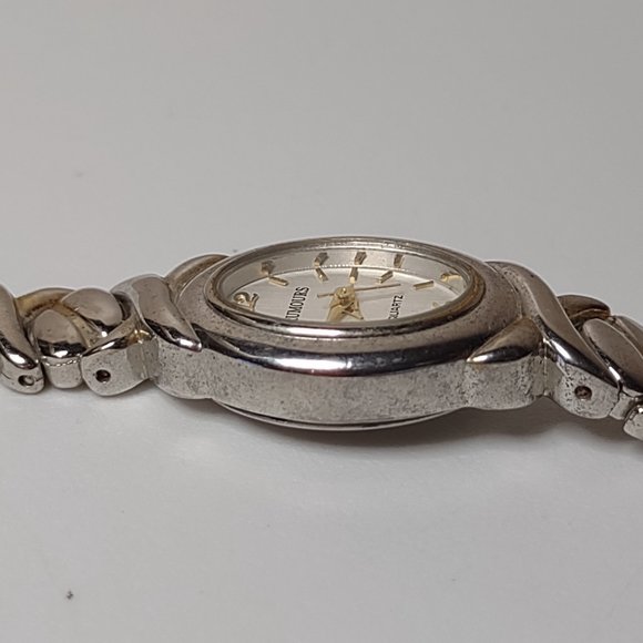 Silver Tone Metal Rumours Watch - Picture 10 of 13